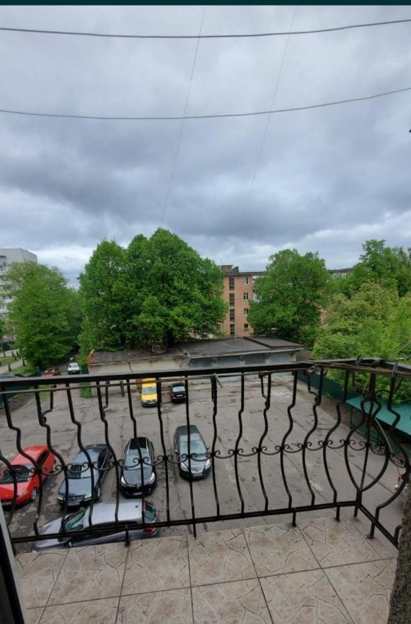 Затишні Апартаменти В Центрі Rivne Ngoại thất bức ảnh