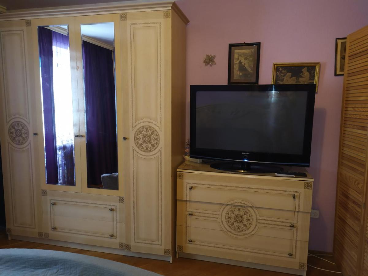 Затишні Апартаменти В Центрі Rivne Ngoại thất bức ảnh