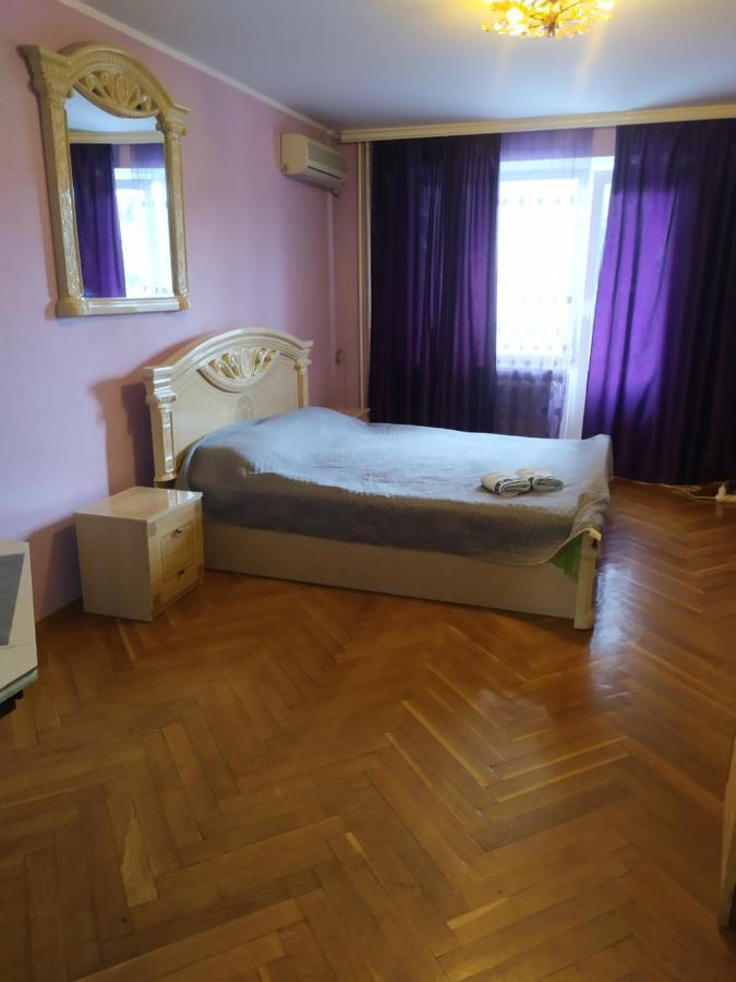 Затишні Апартаменти В Центрі Rivne Ngoại thất bức ảnh